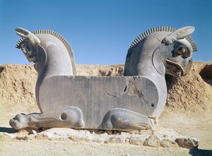 首都アケメネス朝時代のダブルグリフィン、